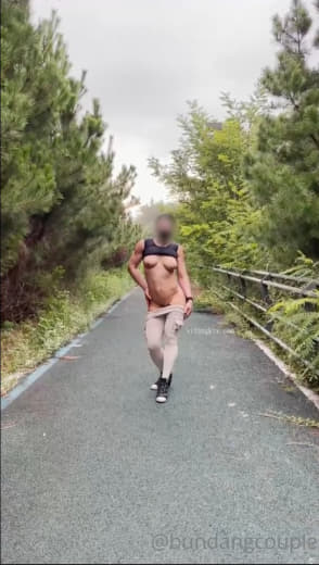 【2023-08-04】Video of virginity being stolen on a yacht.m4v